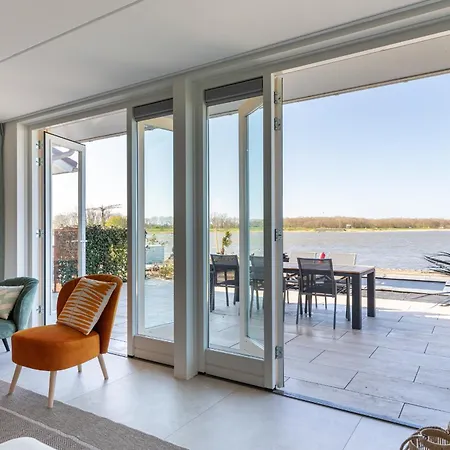 Holiday home Beachhouse Wadmeer - Aan Het Water Wieringerwerf